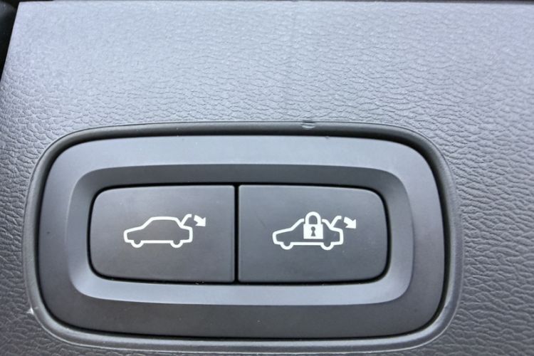 Used Volvo XC60 2022 B5 4x4 Smart Luxury Edition Interior 6