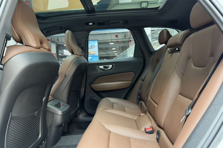 Used Volvo XC60 2022 B5 4x4 Zhiyi Luxury Edition Interior 7