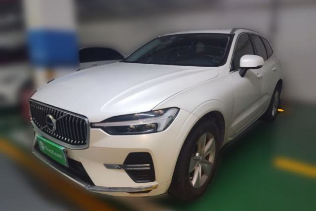 Używany Volvo XC60 2022 B5 4x4 Zhiyi Luxury Edition
