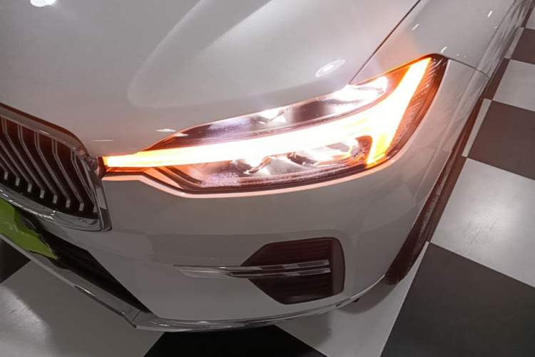 Used Volvo XC60 2022 B5 4x4 Zhiyi Luxury Edition Left Front Headlight