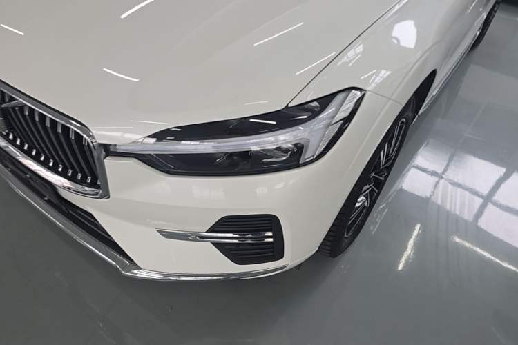 Used Volvo XC60 2022 B5 4x4 Smart Luxury Edition Left Front Headlight