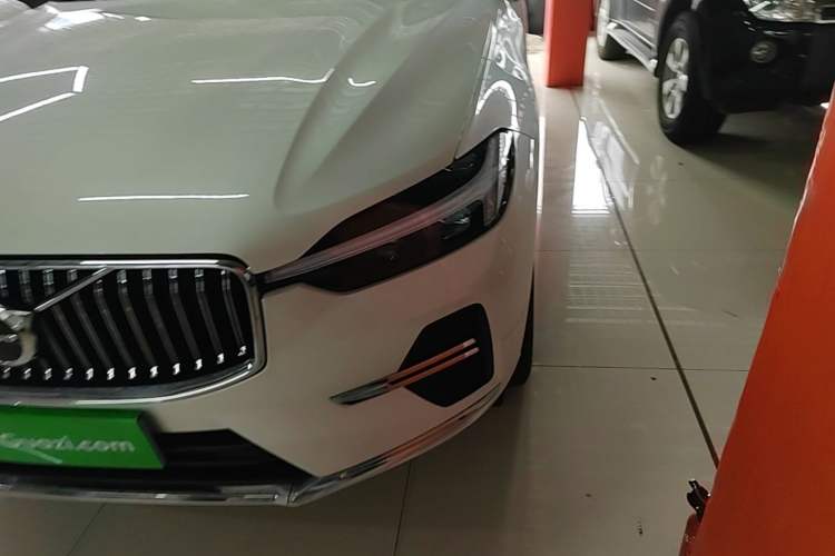 Used Volvo XC60 2022 B5 4x4 Smart Luxury Edition Left Front Headlight