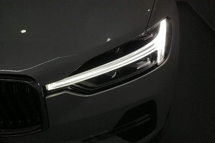Used Volvo XC60 2022 B5 4x4 Smart Luxury Edition Left Front Headlight
