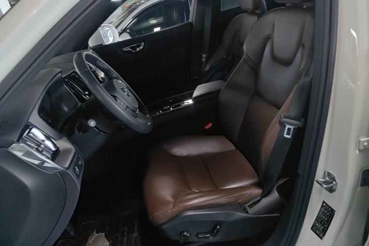 Used Volvo XC60 2022 B5 4x4 Zhiyi Luxury Edition Left Front Seat