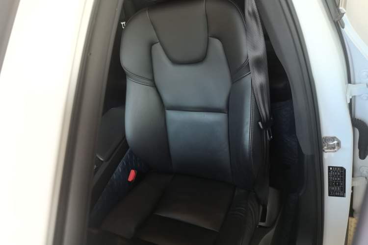 Used Volvo XC60 2022 B5 4x4 Zhiyi Luxury Edition Left Front Seat