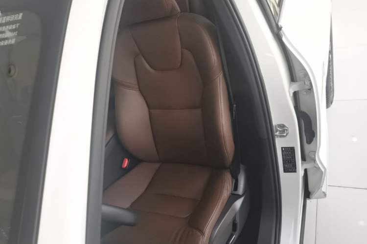 Used Volvo XC60 2022 B5 4x4 Zhiyi Luxury Edition Left Front Seat