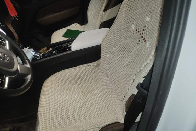 Used Volvo XC60 2022 B5 4x4 Smart Luxury Edition Left Front Seat