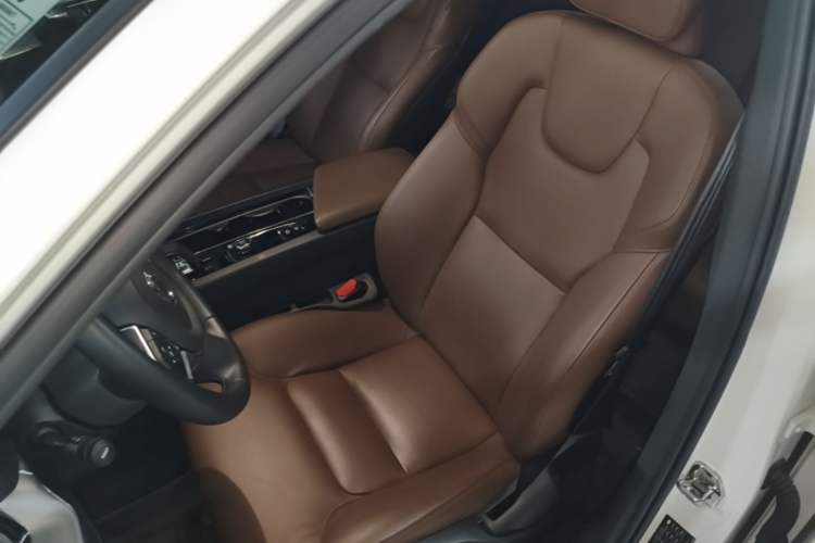 Used Volvo XC60 2022 B5 4x4 Zhiyi Luxury Edition Left Front Seat