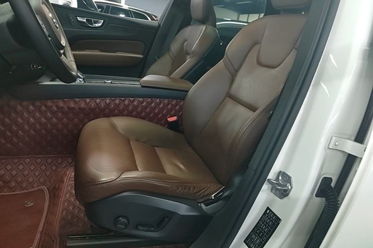 Used Volvo XC60 2022 B5 4x4 Zhiyi Luxury Edition Left Front Seat