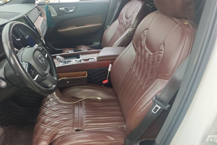 Used Volvo XC60 2022 B5 4x4 Smart Luxury Edition Left Front Seat