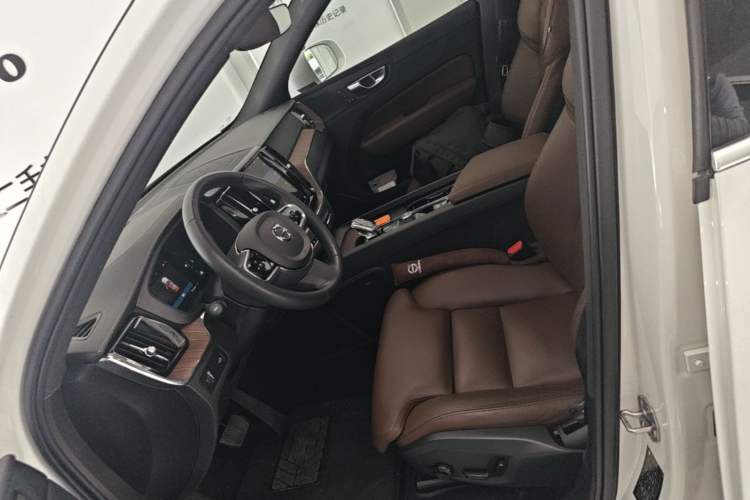 Used Volvo XC60 2022 B5 4x4 Zhiya Luxury Edition Left Front Seat