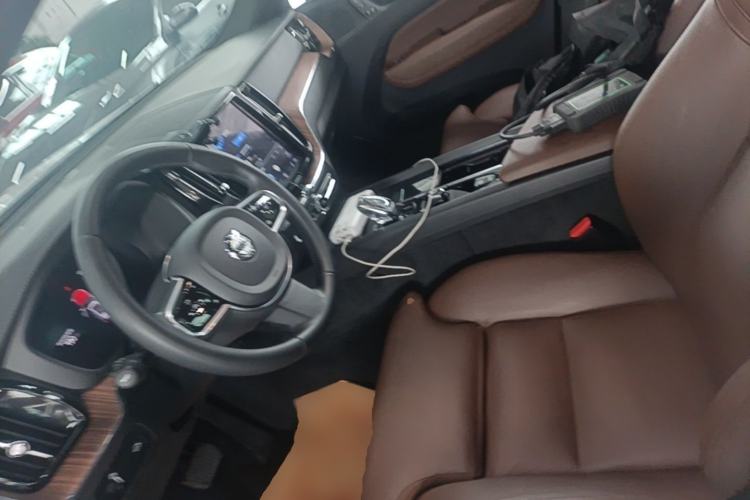 Used Volvo XC60 2022 B5 4x4 Smart Luxury Edition Left Front Seat
