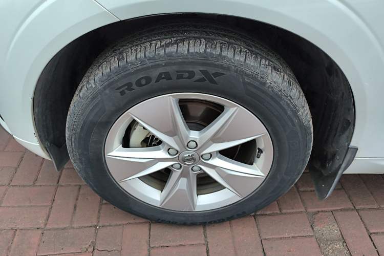 Used Volvo XC60 2022 B5 4x4 Zhiyi Luxury Edition Left Front Wheel Hub