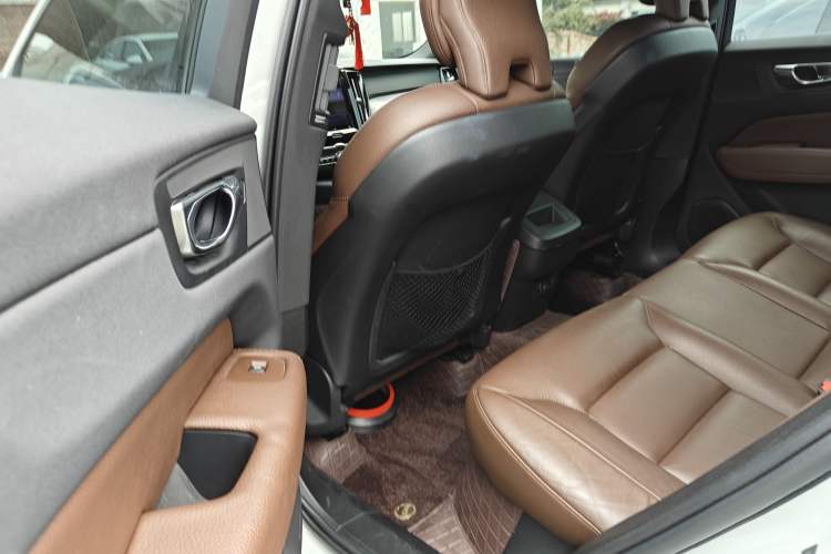 Used Volvo XC60 2022 B5 4x4 Zhiyi Luxury Edition Left Rear Seat