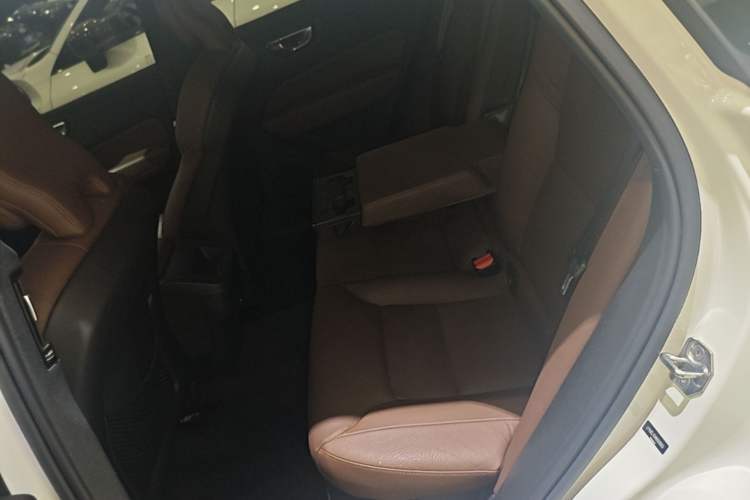 Used Volvo XC60 2022 B5 4x4 Zhiyi Luxury Edition Left Rear Seat