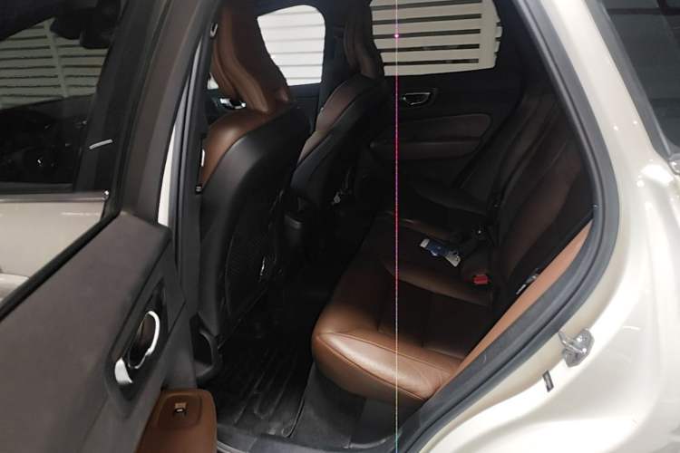 Used Volvo XC60 2022 B5 4x4 Zhiyi Luxury Edition Left Rear Seat
