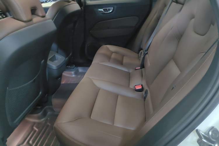 Used Volvo XC60 2022 B5 4x4 Smart Luxury Edition Left Rear Seat