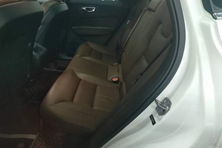 Used Volvo XC60 2022 B5 4x4 Zhiyi Luxury Edition Left Rear Seat