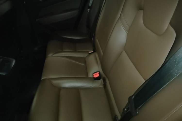 Used Volvo XC60 2022 B5 4x4 Smart Luxury Edition Left Rear Seat