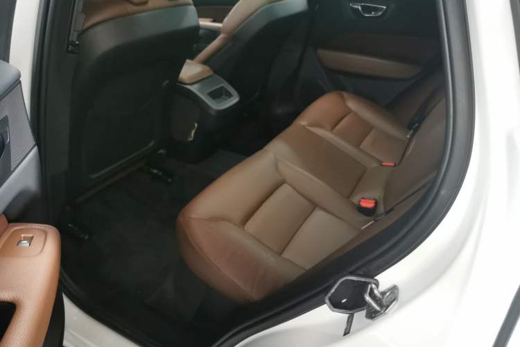 Used Volvo XC60 2022 B5 4x4 Zhiyi Luxury Edition Left Rear Seat