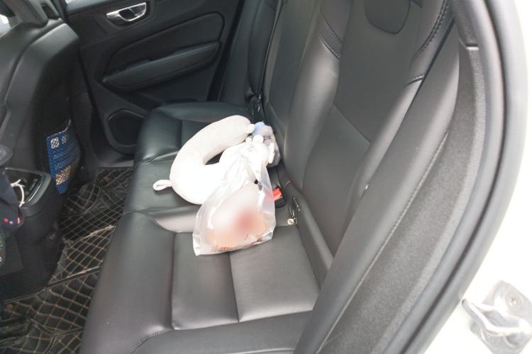 Used Volvo XC60 2022 B5 4x4 Zhiyi Luxury Edition Left Rear Seat