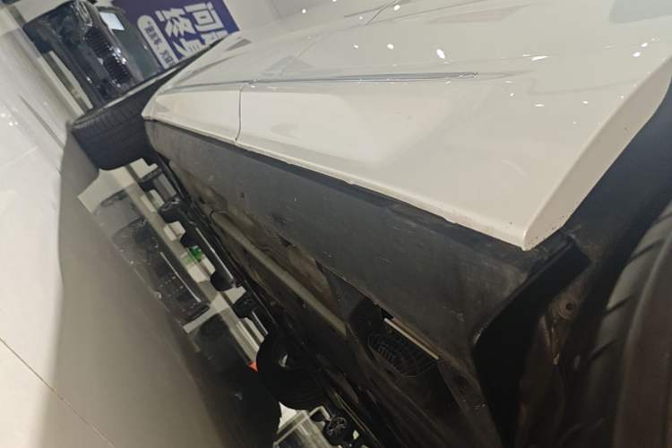 Used Volvo XC60 2022 B5 4x4 Zhiyi Luxury Edition Left Side Sill