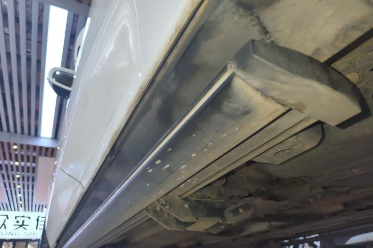 Used Volvo XC60 2022 B5 4x4 Smart Luxury Edition Left Side Sill