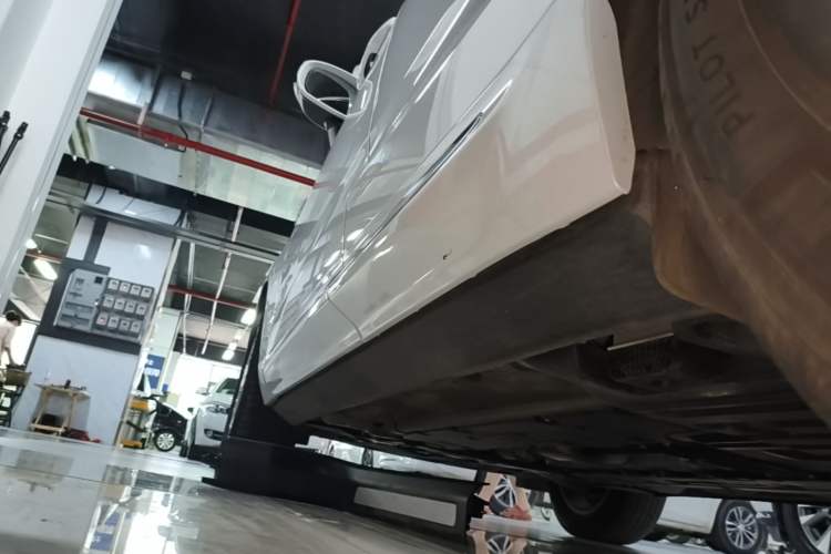 Used Volvo XC60 2022 B5 4x4 Zhiyi Luxury Edition Left Side Sill