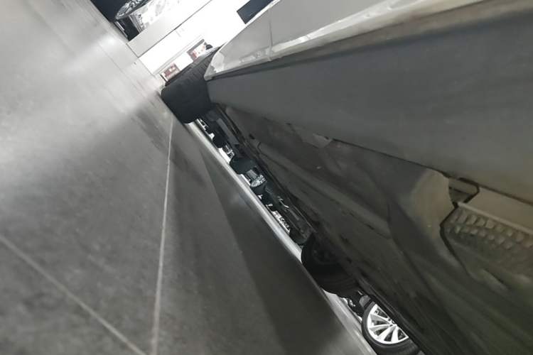 Used Volvo XC60 2022 B5 4x4 Zhiyi Luxury Edition Left Side Sill