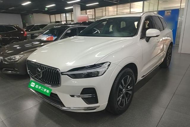 Używany Volvo XC60 2022 B5 4x4 Zhiyi Luxury Edition