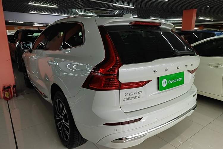 Used Volvo XC60 2022 B5 4x4 Smart Luxury Edition Rear Left 45 Deg