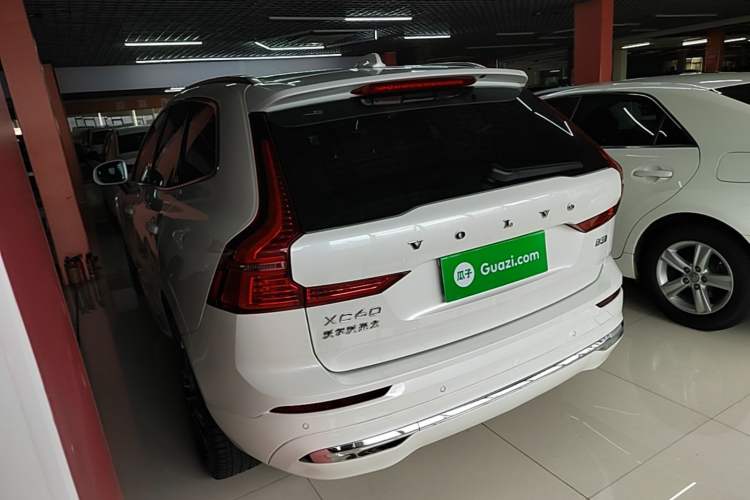 Used Volvo XC60 2022 B5 4x4 Smart Luxury Edition Rear Left 45 Deg