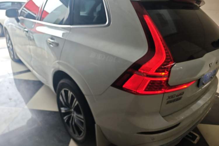 Used Volvo XC60 2022 B5 4x4 Smart Luxury Edition Rear Left 45 Deg