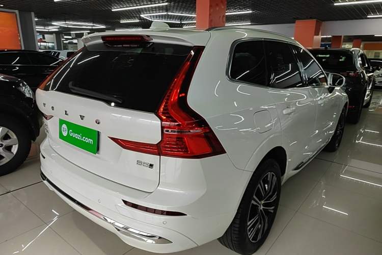 Used Volvo XC60 2022 B5 4x4 Smart Luxury Edition Rear Right 45 Deg