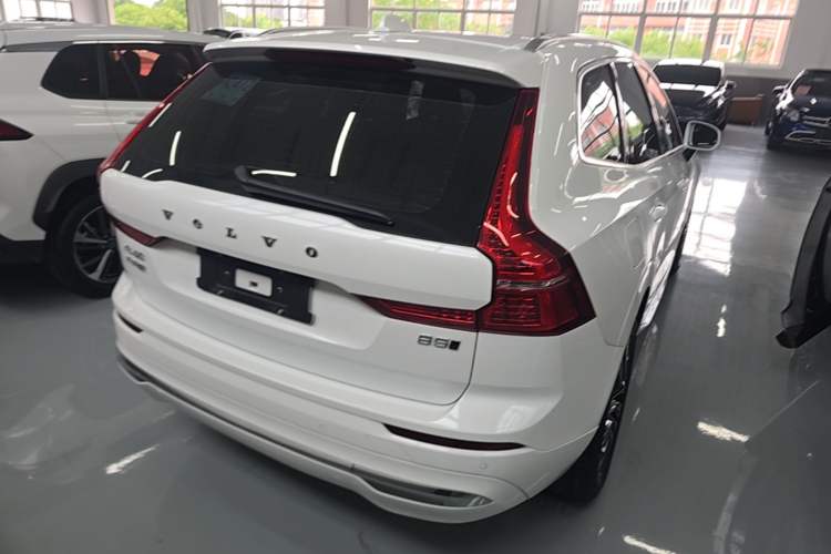 Used Volvo XC60 2022 B5 4x4 Smart Luxury Edition Rear Right 45 Deg