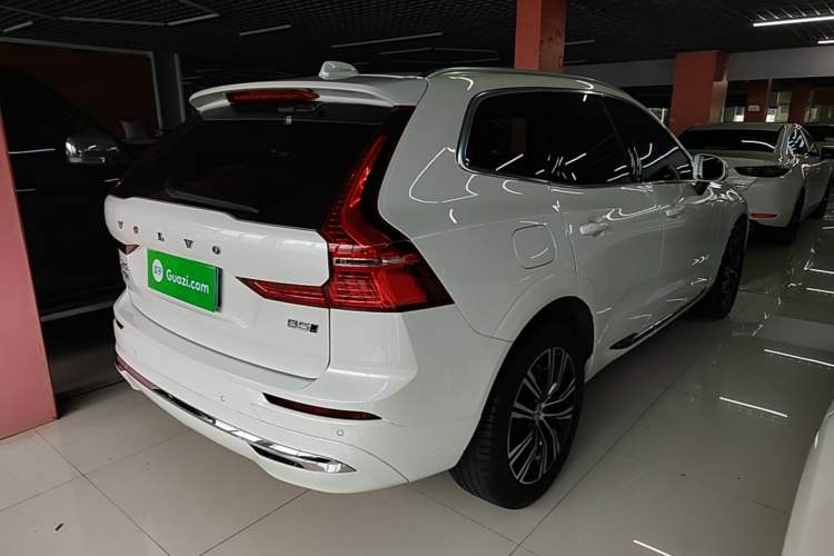 Used Volvo XC60 2022 B5 4x4 Smart Luxury Edition Rear Right 45 Deg