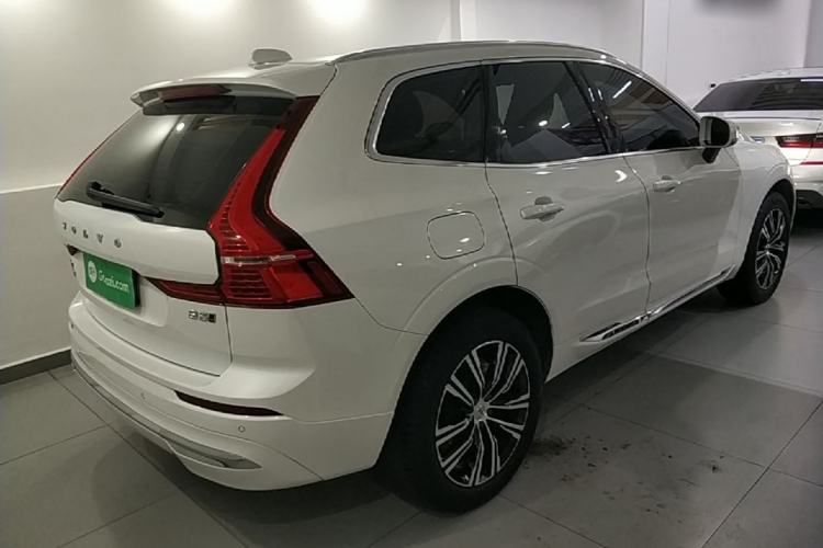Used Volvo XC60 2022 B5 4x4 Smart Luxury Edition Rear Right 45 Deg