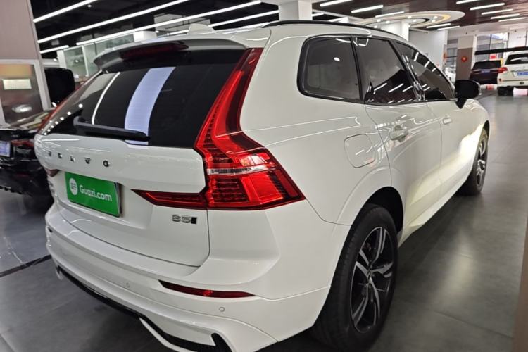 Used Volvo XC60 2022 B5 4x4 Smart & Advanced Sport Edition Rear Right 45 Deg