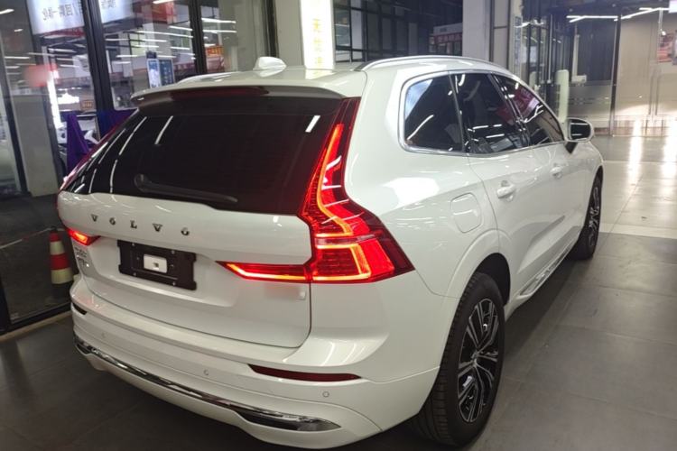 Used Volvo XC60 2022 B5 4x4 Smart Luxury Edition Rear Right 45 Deg