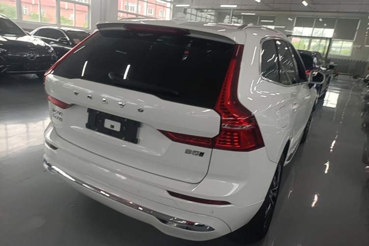 Used Volvo XC60 2022 B5 4x4 Smart Luxury Edition Rear Right 45 Deg