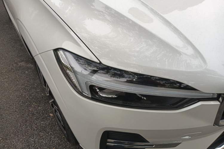 Used Volvo XC60 2022 B5 4x4 Smart Luxury Edition Right Front Headlight