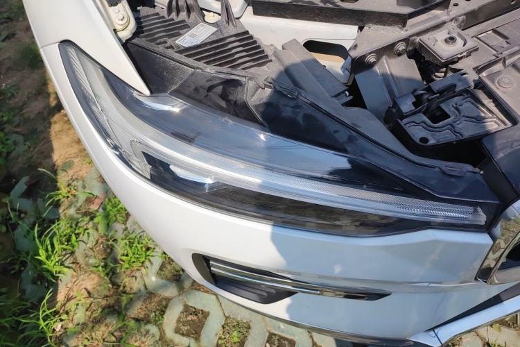Used Volvo XC60 2022 B5 4x4 Zhiyi Luxury Edition Right Front Headlight