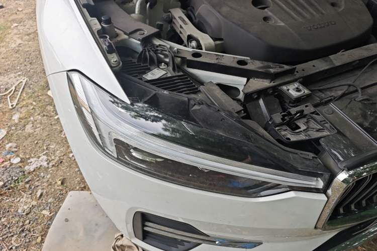 Used Volvo XC60 2022 B5 4x4 Smart Luxury Edition Right Front Headlight