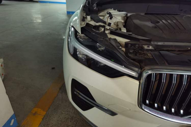 Used Volvo XC60 2022 B5 4x4 Smart Luxury Edition Right Front Headlight