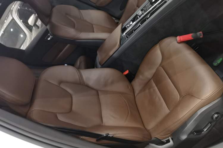 Used Volvo XC60 2022 B5 4x4 Zhiyi Luxury Edition Right Front Seat