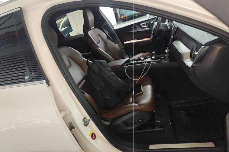 Used Volvo XC60 2022 B5 4x4 Zhiyi Luxury Edition Right Front Seat