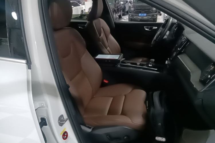 Used Volvo XC60 2022 B5 4x4 Zhiyi Luxury Edition Right Front Seat