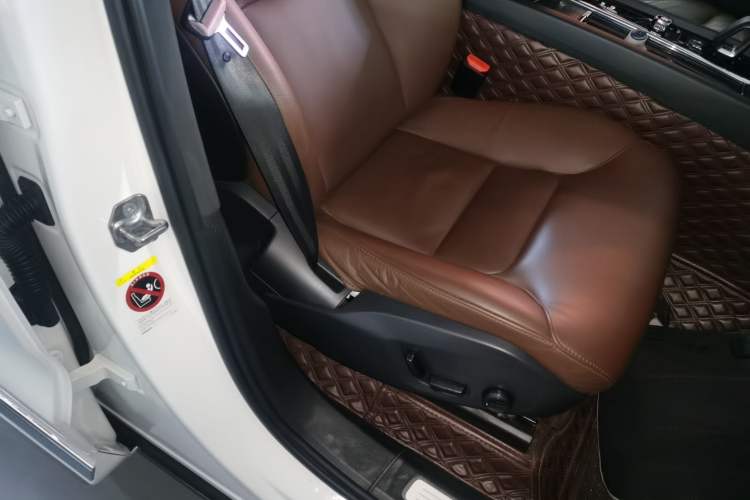 Used Volvo XC60 2022 B5 4x4 Zhiyi Luxury Edition Right Front Seat