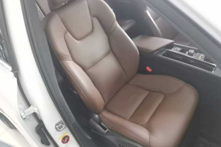 Used Volvo XC60 2022 B5 4x4 Zhiyi Luxury Edition Right Front Seat