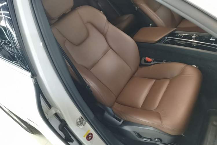 Used Volvo XC60 2022 B5 4x4 Zhiyi Luxury Edition Right Front Seat